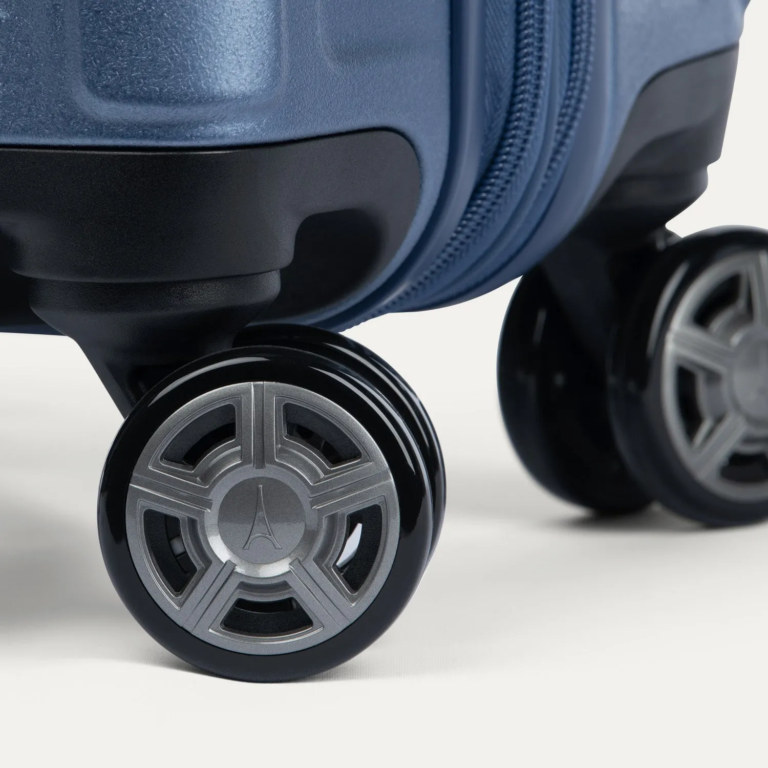 Platinum® Elite Compact Carry-On Hardside Spinner