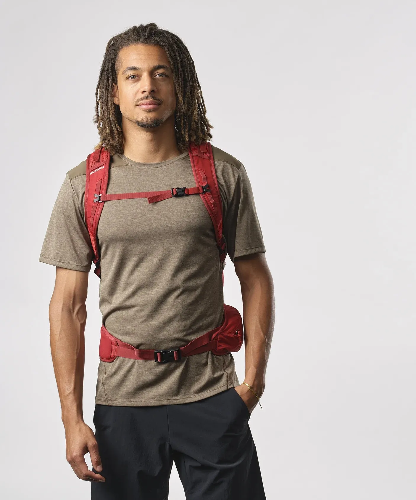 Salomon Unisex Trailblazer 30L Hiking Bag Red Dahlia/High Risk Red LC2183700